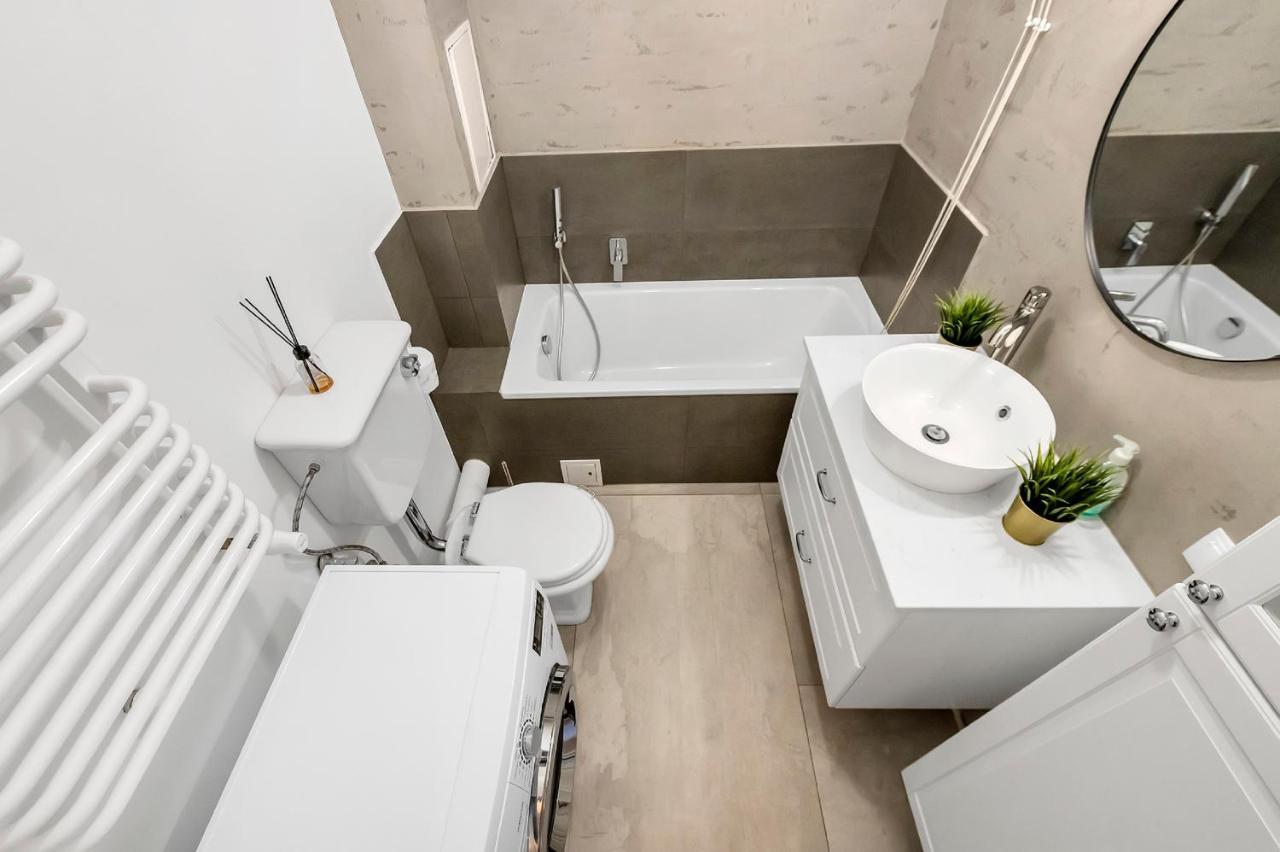 Lumina 4-Room Apart With Large Balcony Warschau Buitenkant foto